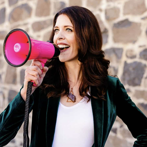 Hire Transformational Keynote Speaker for your next event | Altus Entertainment